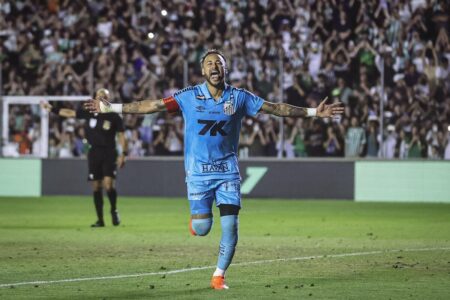 كارلو أنشيلوتي يتحدث في مؤتمر صحفي حول استبعاد نيمار من منتخب البرازيل