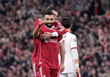 محمد صلاح يفكر في مستقبله الكروي بين أوروبا والدوري الأمريكي والسعودي.