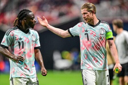 لاعبي منتخب بلجيكا يحتفلون بهدف ضد الولايات المتحدة في مباراة ودية.